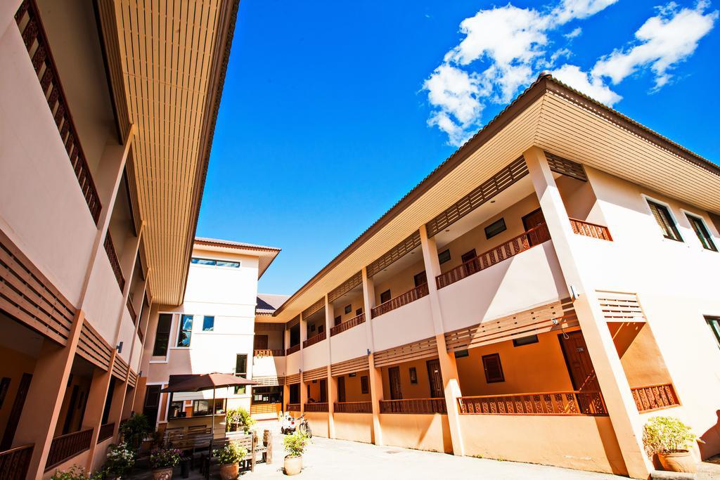 Banlanna Hotel Лампанг Екстериор снимка