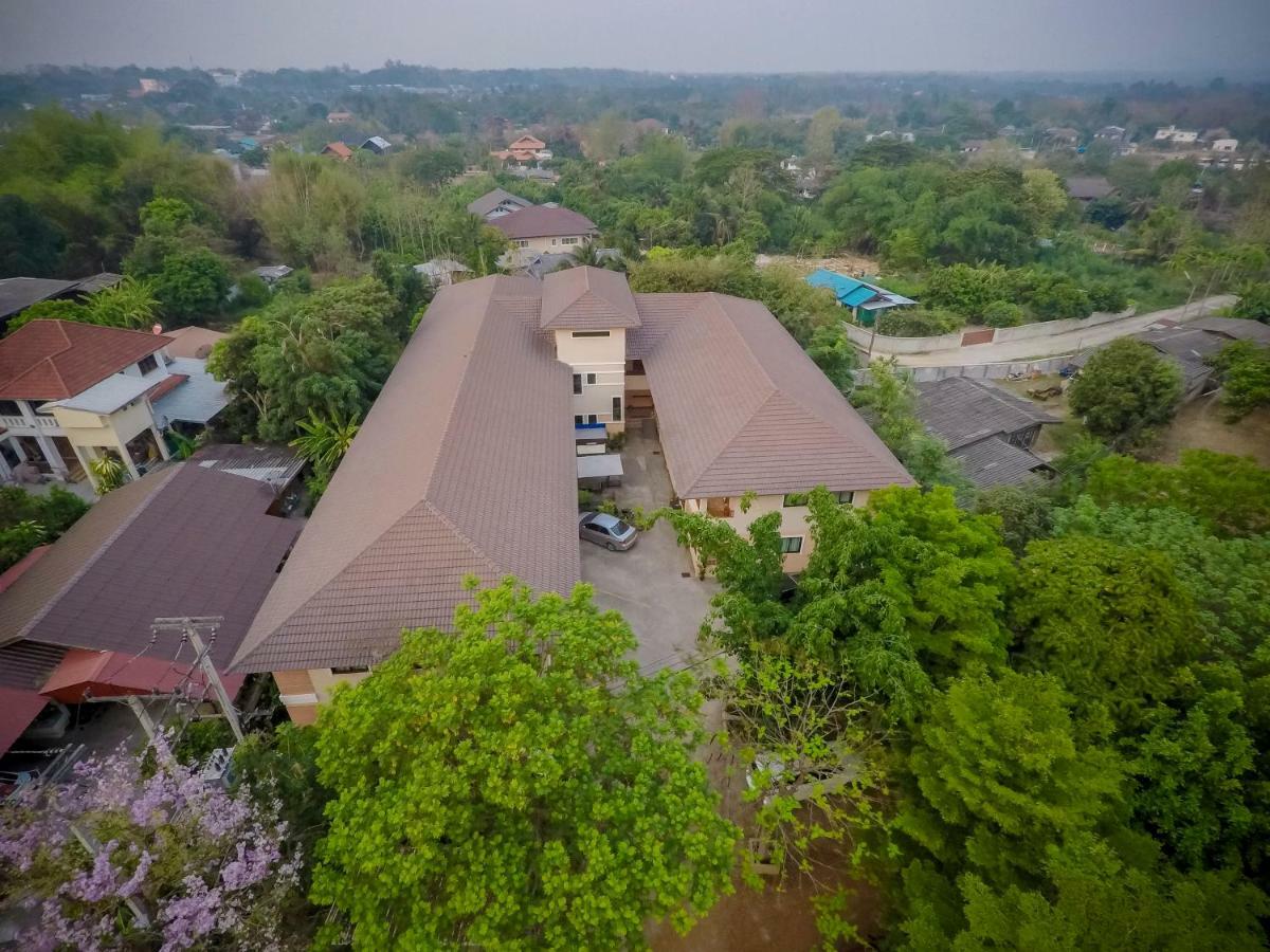 Banlanna Hotel Лампанг Екстериор снимка